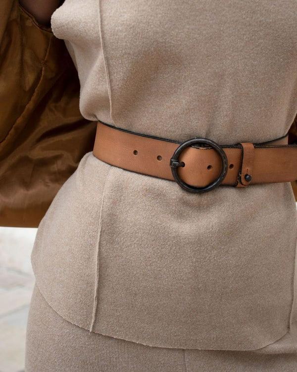 Cognac Pip belt over a taupe knit dress