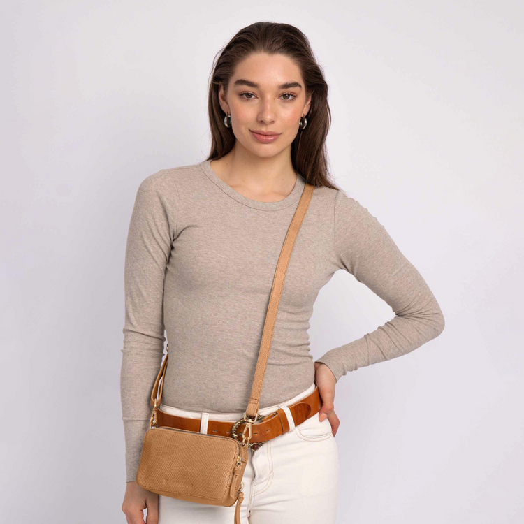バッグ・カバンその他 Fallett leather square crossbody bag SR1817 Leather Crossbody Bags | Vintage Styles – AMSTERDAM HERITAGE