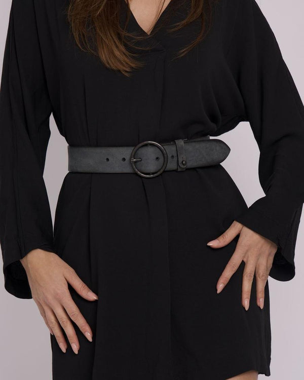 Anthracite Pip belt over a black dress